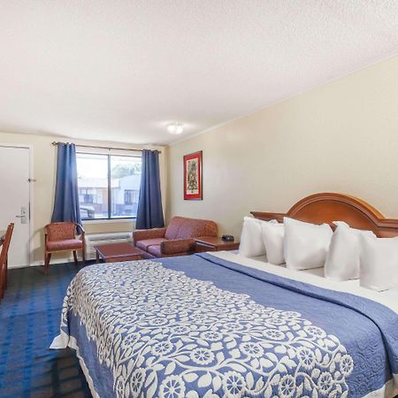 Days Inn By Wyndham Dover Downtown Εξωτερικό φωτογραφία