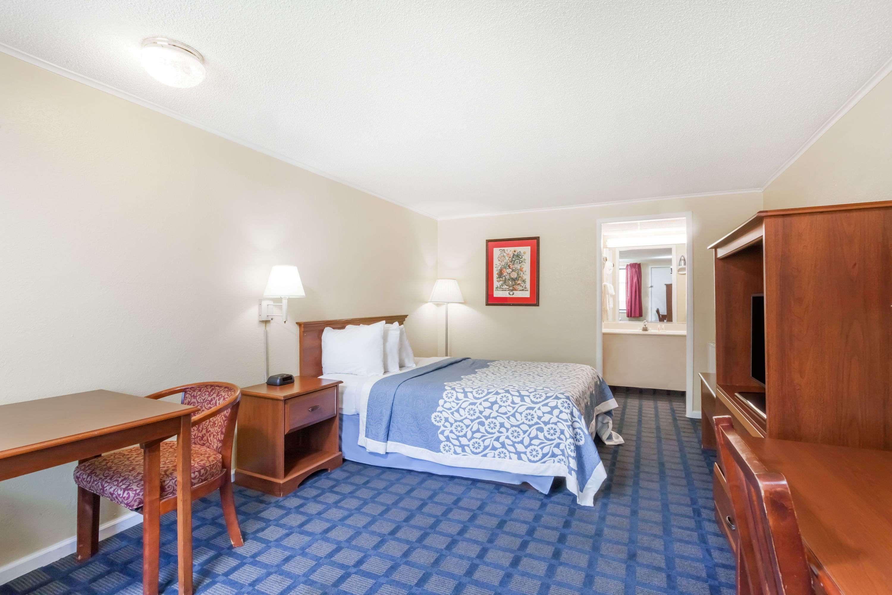Days Inn By Wyndham Dover Downtown Εξωτερικό φωτογραφία
